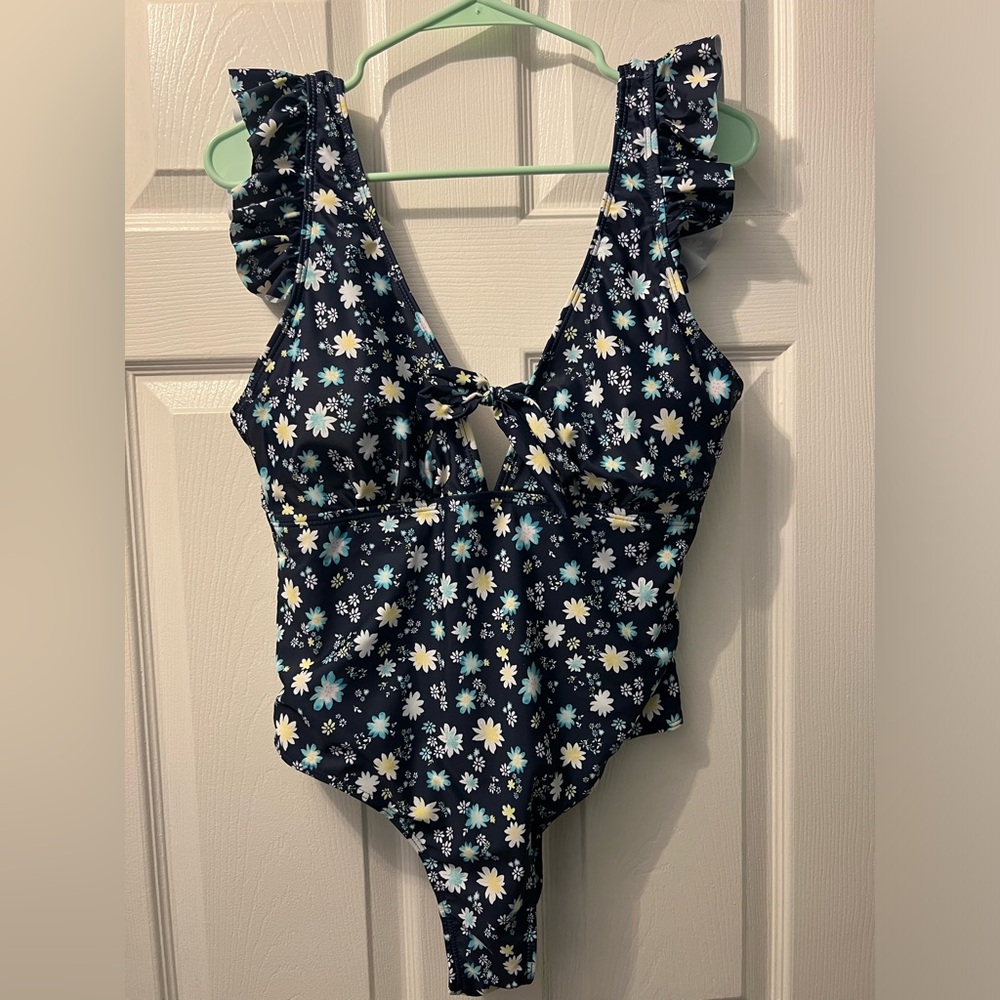SHEIN Floral Ruffle Bow tie front One piece swimsuit NEW with panty liner!